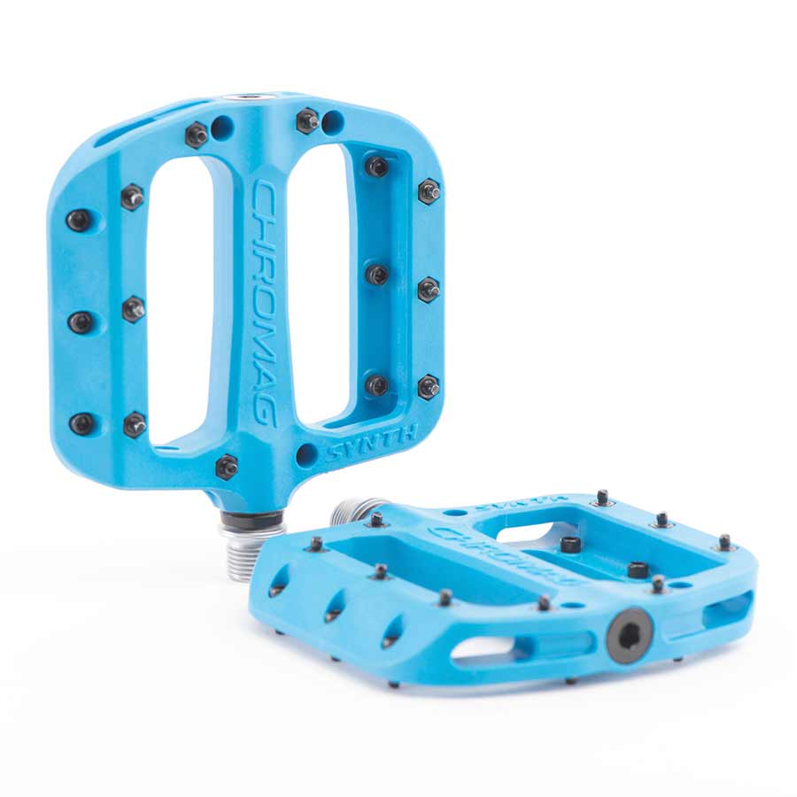 Chromag, Synth, Platform Pedals, Nylon body, Cr-Mo axle, 9/16'', Black