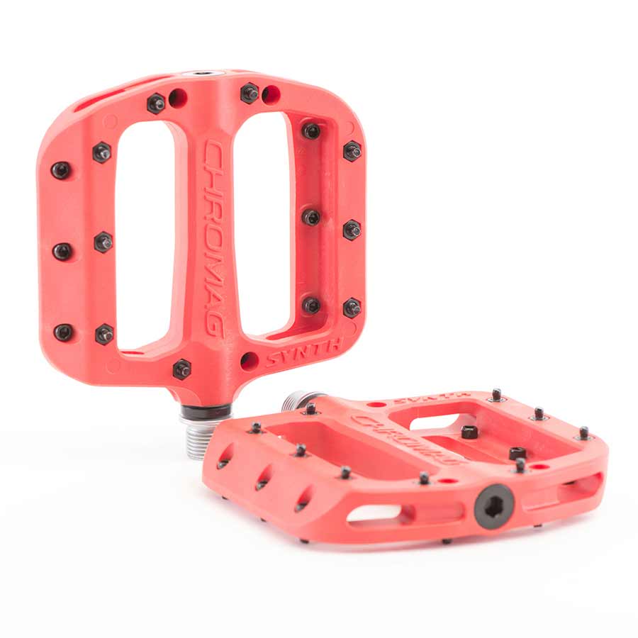 Chromag, Synth, Platform Pedals, Nylon body, Cr-Mo axle, 9/16'', Black