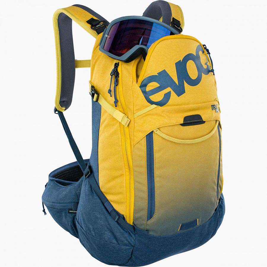 EVOC, Trail Pro 26, Protector backpack, 26L, Carbon/Grey, SM