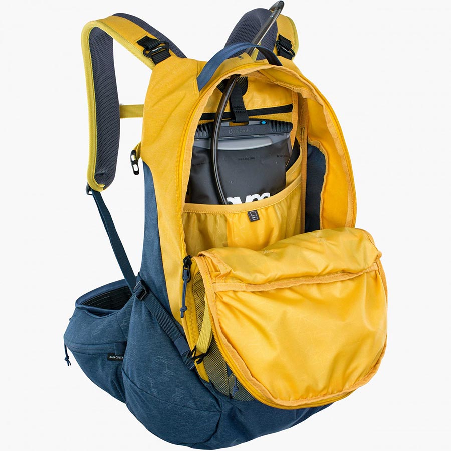 EVOC, Trail Pro 26, Protector backpack, 26L, Carbon/Grey, SM