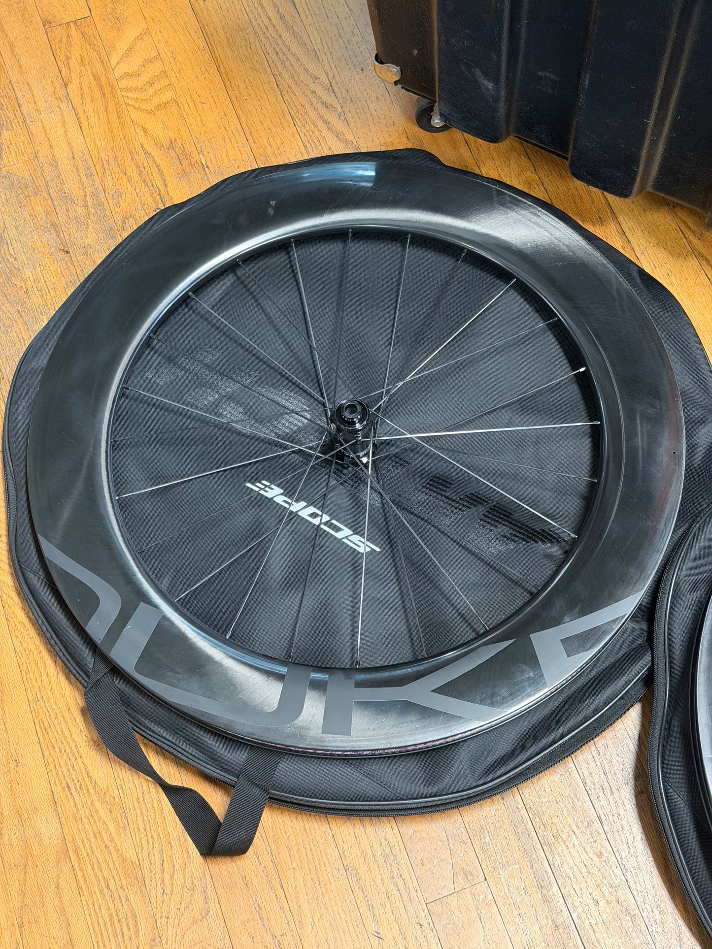 DUKE Baccara X 78 + Hurricane Disc Wheelset
