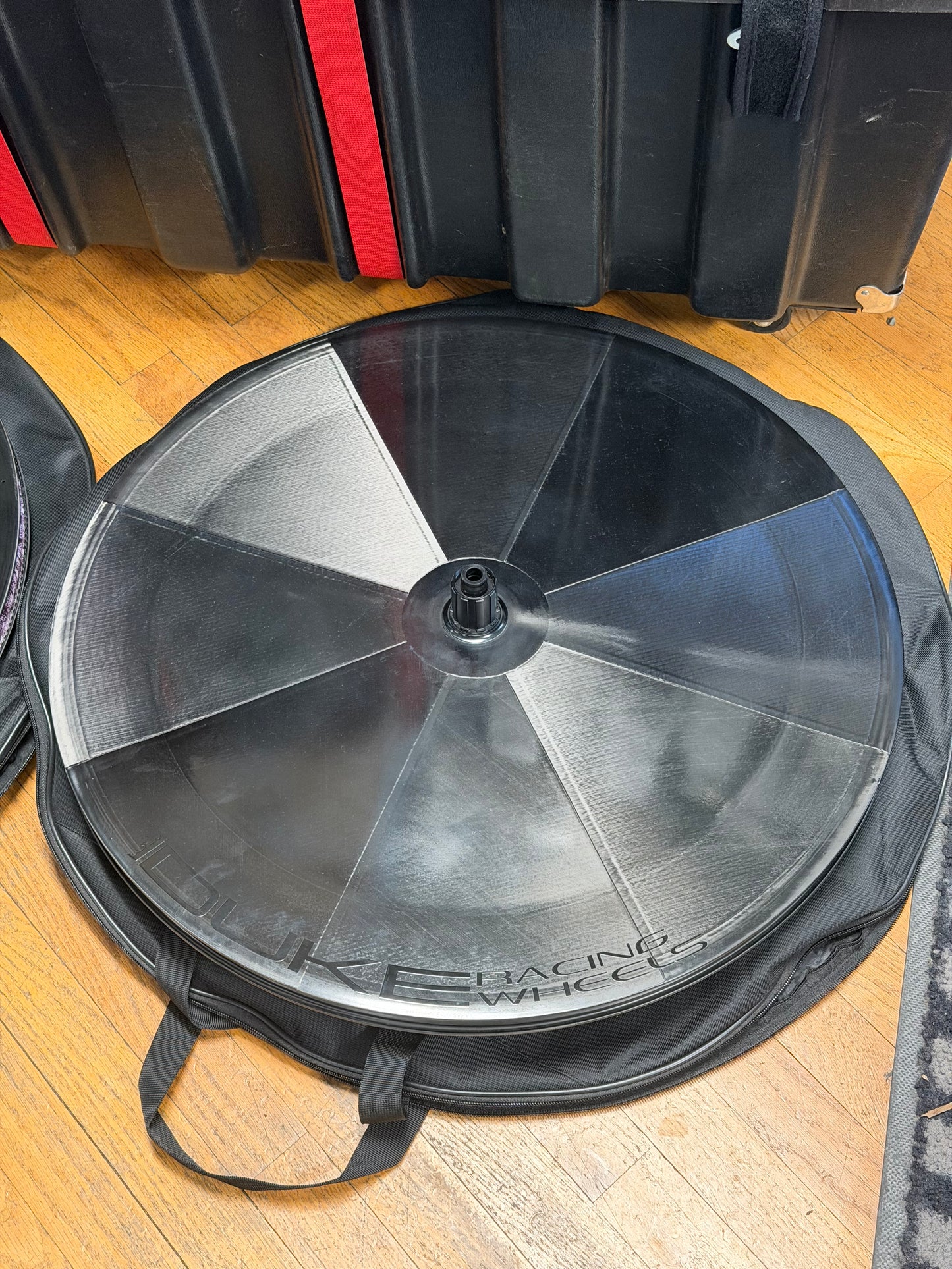 DUKE Baccara X 78 + Hurricane Disc Wheelset